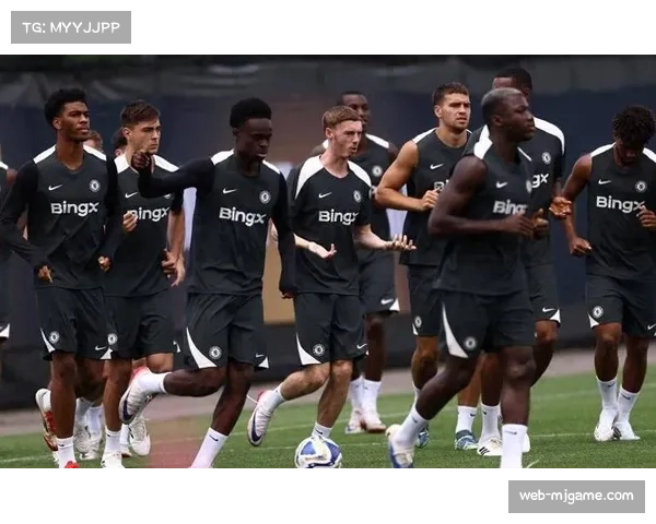 切尔西旧将肯尼迪代表巴黎FC出战，成球队中场核心